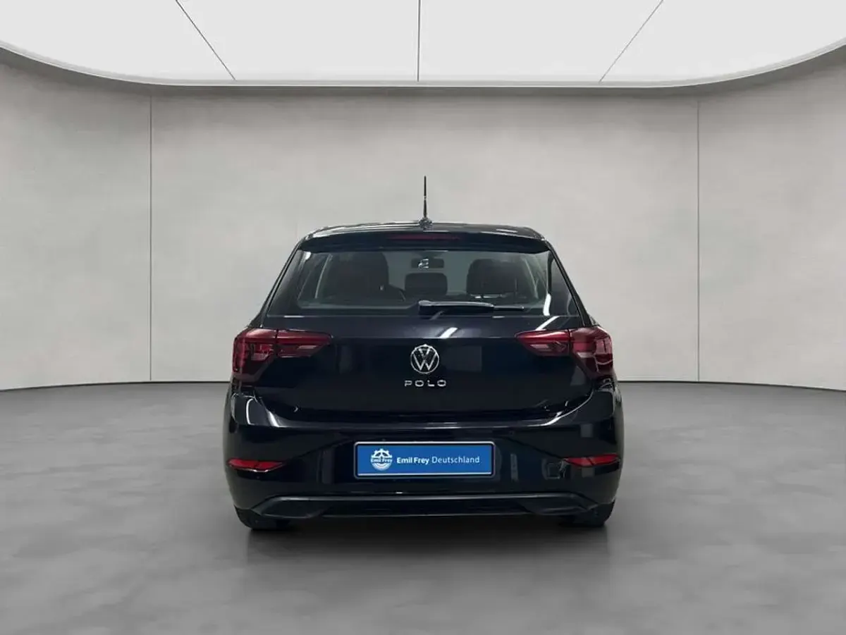 Gebraucht VW Polo Life 80 PS (58 kW) 2022 Deep black perleffekt Limousine