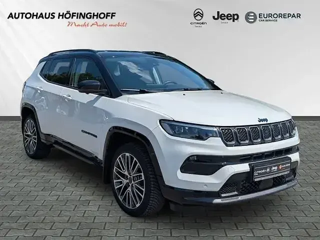Gebraucht Jeep Compass Summit 241 PS (177 kW) 2024 Weiß SUV