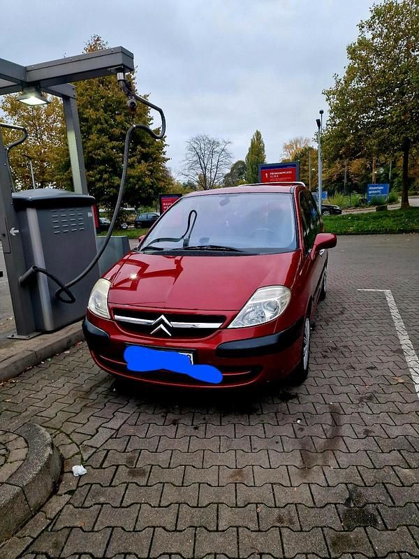 Rot Gebraucht 2004 Citroën C8 Van / Kleinbus | 1.999 € (Fairer Preis) - Bild 1/4