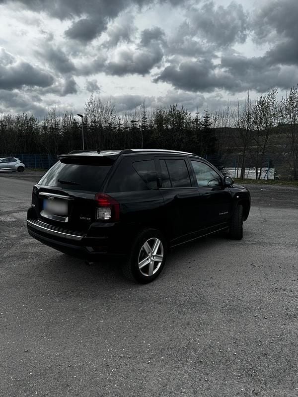 Gebraucht Jeep Compass 163 PS (119 kW) 2013 Schwarz SUV