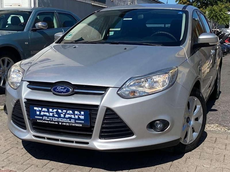 Polarsilber metallic Gebraucht 2014 Ford Focus Trend Kombi | 5.499 € (Fairer Preis) - Bild 1/4