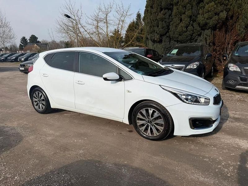 Gebraucht Kia Ceed GT 136 PS (100 kW) 2016 Weiß Limousine