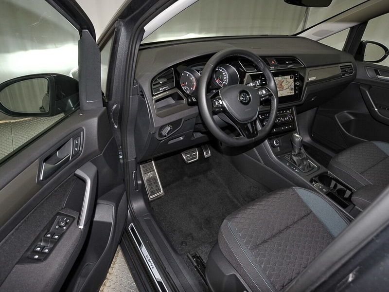 Gebraucht 2019 VW Touran 1.5 Benzin 150 PS (€ 30.899 ...