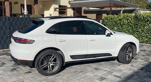 Weiß Gebraucht 2021 Porsche Macan SUV | 50.700 € (Guter Preis) - Bild 1/4