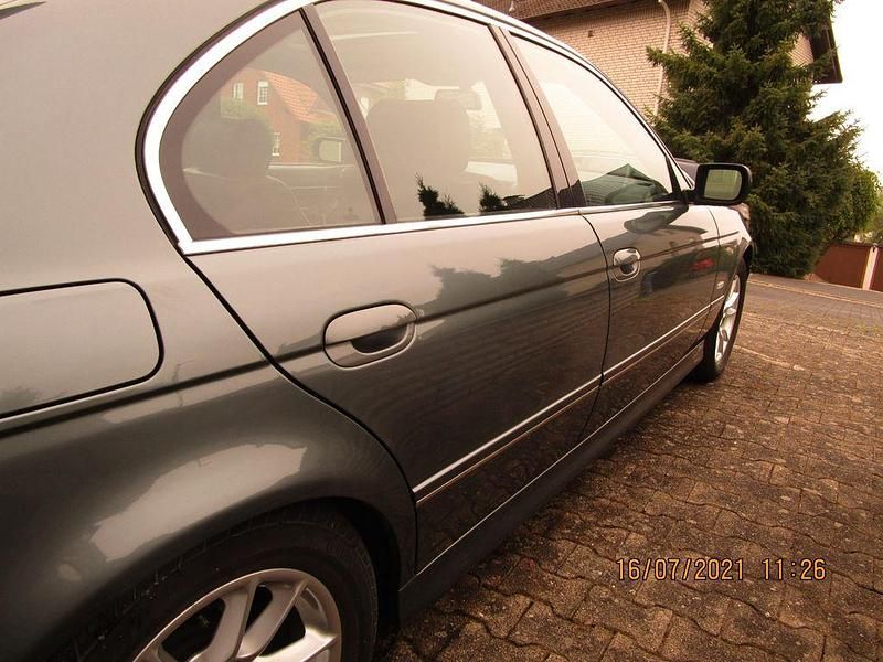 Gebraucht BMW 520 Exclusive 170 PS (125 kW) 2002 Grau Limousine