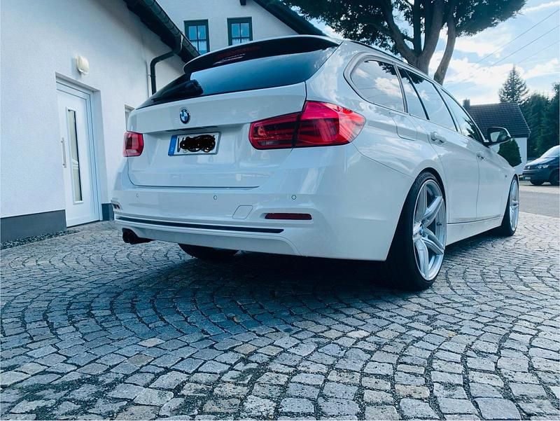 Gebraucht BMW 320 Shadowline 190 PS (139 kW) 2016 Weiß Kombi