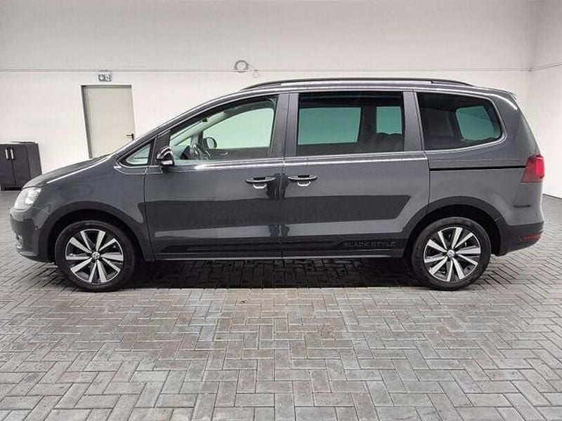 Gebraucht VW Sharan Style 150 PS (110 kW) 2020 Uranograu Van / Kleinbus