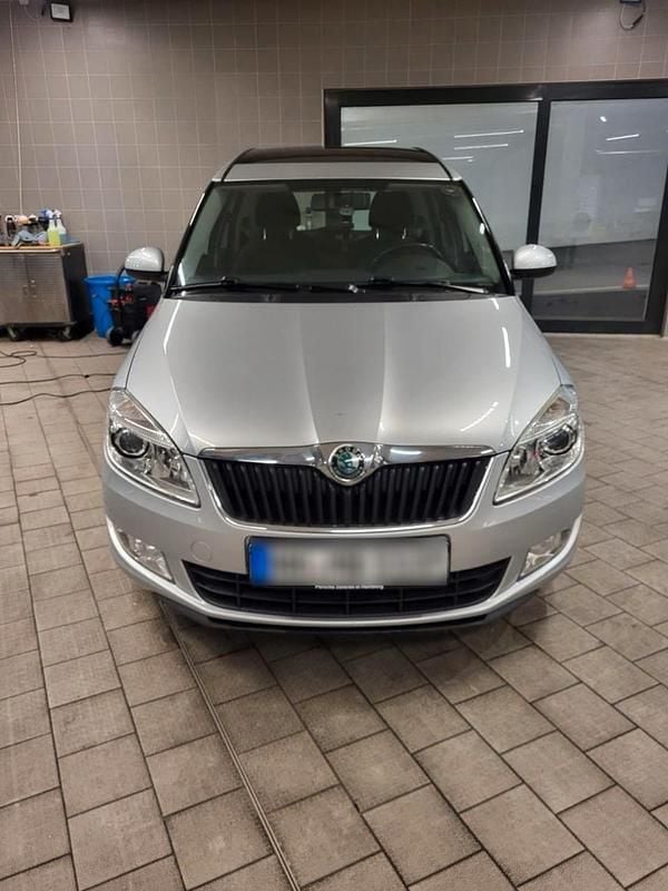 Gebraucht Skoda Roomster 77 PS (56 kW) 2011 Silber Van / Kleinbus