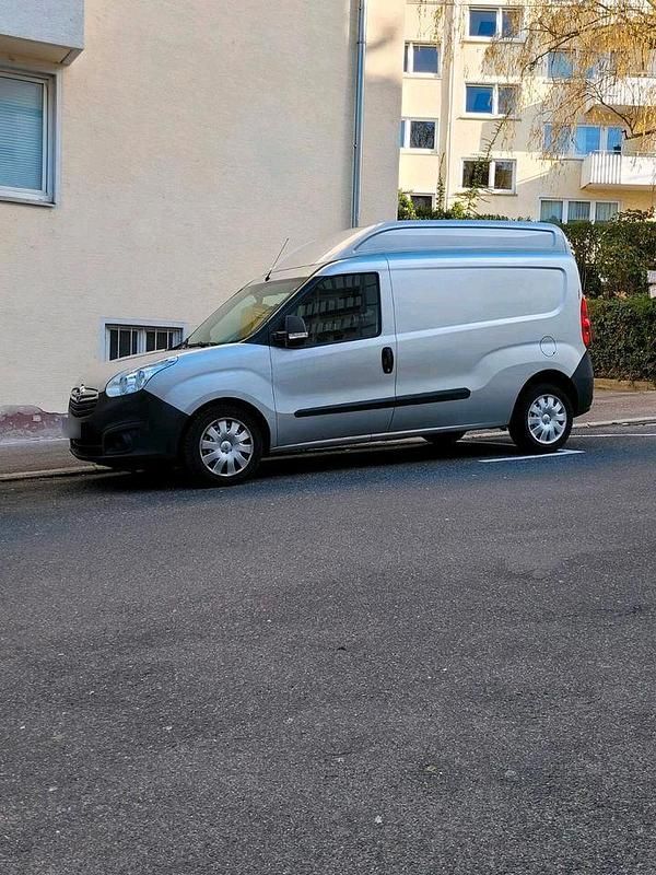 Gebraucht Opel Combo 105 PS (77 kW) 2014 Silber Van / Kleinbus