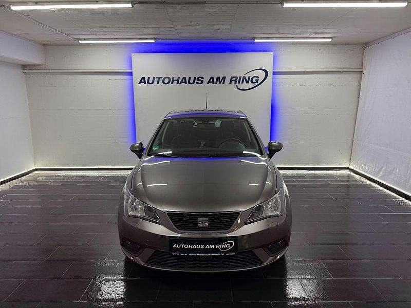 Grau Gebraucht 2014 Seat Ibiza I-Tech Limousine | 8.499 € (Teuer) - Bild 1/4