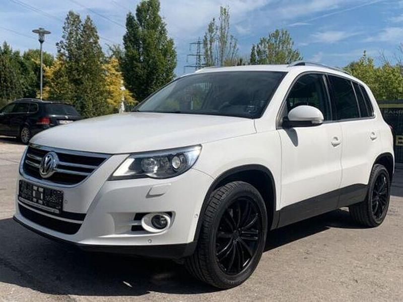 Weiß Gebraucht 2009 VW Tiguan Sportline SUV | 9.900 € (Teuer) - Bild 1/4