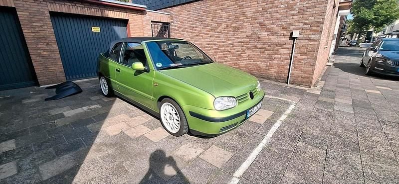 Grün Gebraucht 1998 VW Golf Cabriolet Cabrio | 4.300 € (Teuer) - Bild 1/4