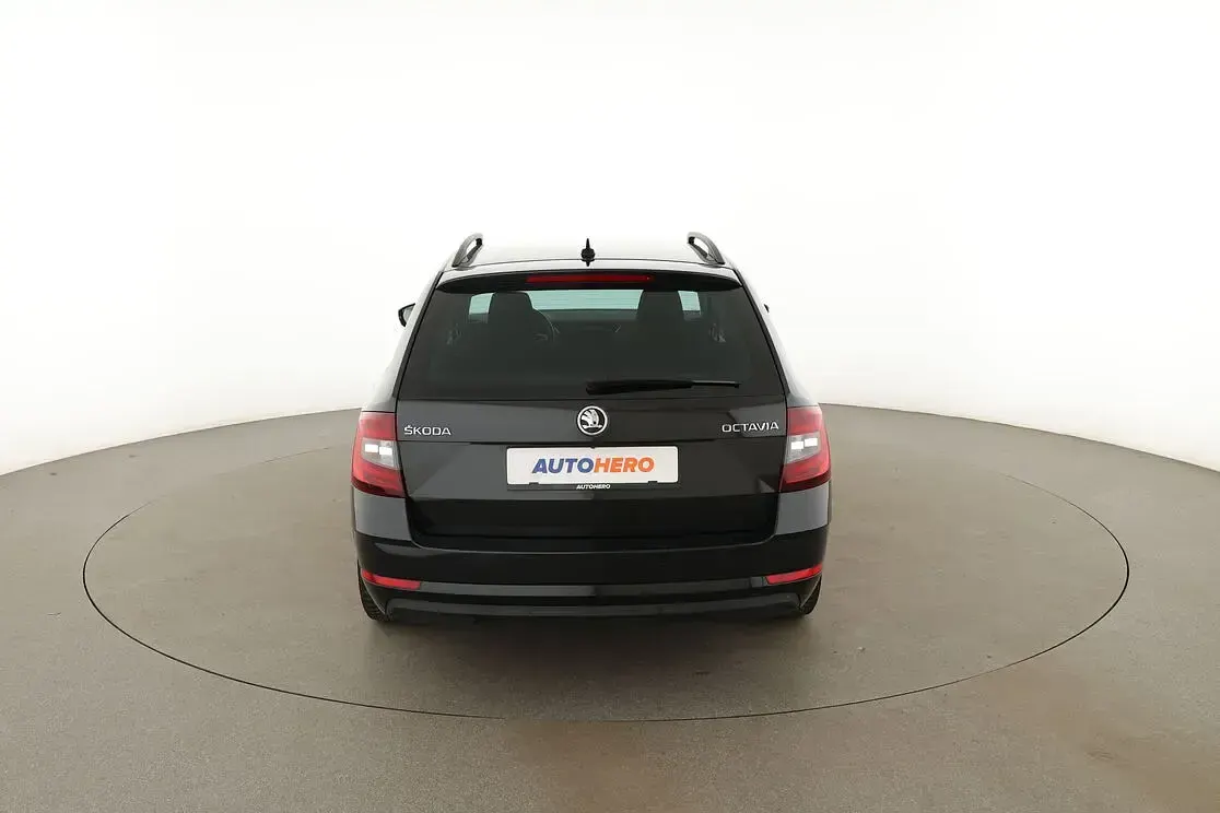 Gebraucht Skoda Octavia Tour 150 PS (110 kW) 2020 Schwarz Kombi