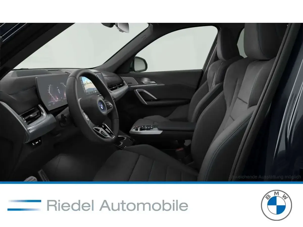 Neu BMW iX1 Performance 230 kW (313 PS) 2026 Grau SUV