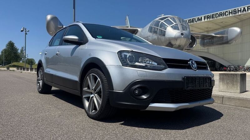 Silber Gebraucht 2012 VW Polo Cross Kleinwagen | 8.490 € (Fairer Preis) - Bild 1/4
