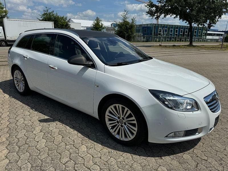 Second-hand Opel Insignia 194 CP (142 kW) 2012 Alb Break