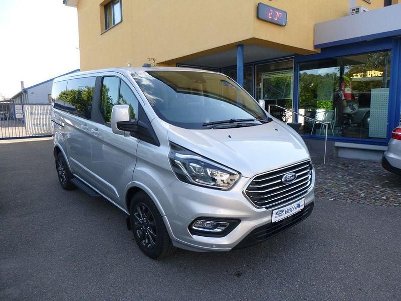 Moondustsilver Gebraucht 2023 Ford Tourneo Custom Titanium X Van | 48.990 € (Fairer Preis) - Bild 1/4
