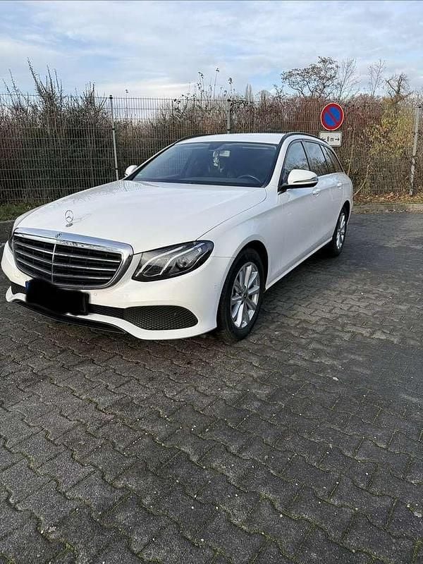 Gebraucht Mercedes E200 150 PS (110 kW) 2019 Weiß Kombi