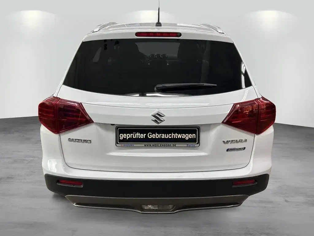 Gebraucht Suzuki Vitara Comfort 129 PS (94 kW) 2021 Cool white pearl SUV