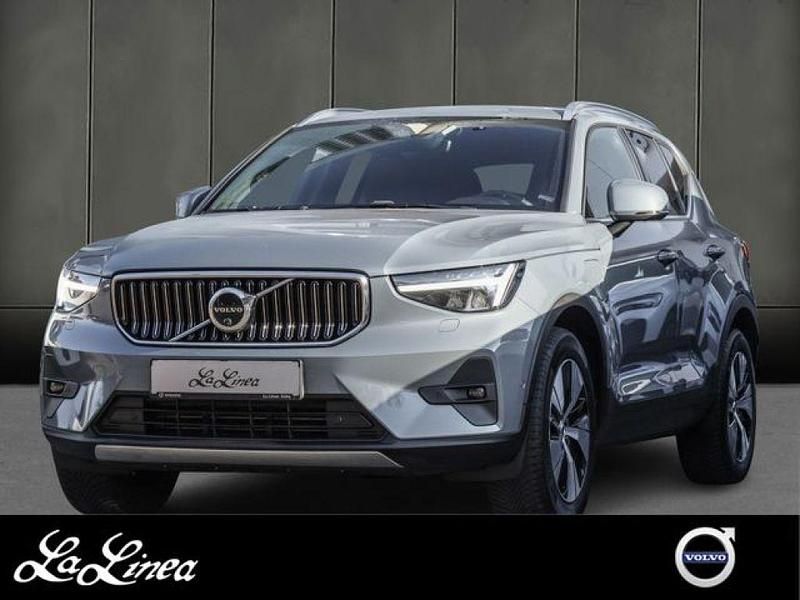 Thunder grey / metallic (metallic) Gebraucht 2022 Volvo XC40 Plus SUV | 29.490 € (Guter Preis) - Bild 1/3