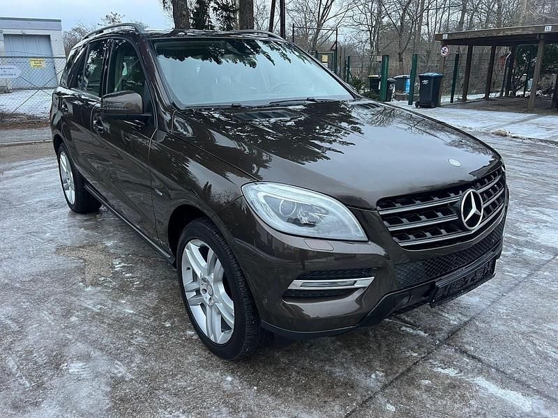 Braun Gebraucht 2012 Mercedes ML350 SUV | 12.200 € (Superpreis) - Bild 1/4