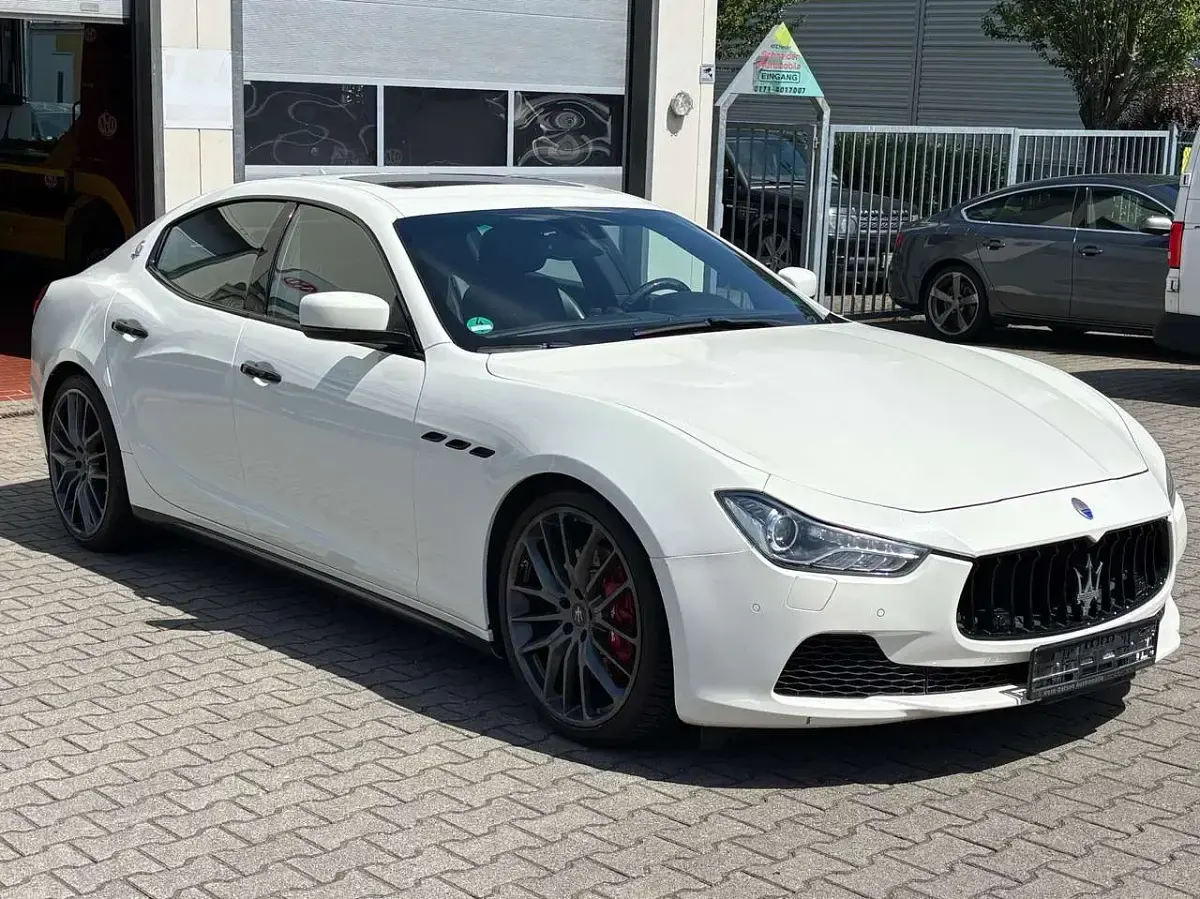 Gebraucht Maserati Ghibli 411 PS (302 kW) 2016 Weiß Limousine