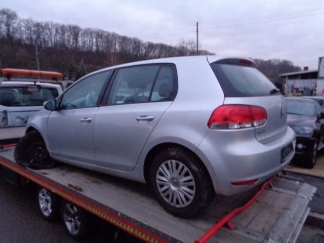 Gebraucht VW Golf VI 80 PS (58 kW) 2010 Silber metallic Kleinwagen