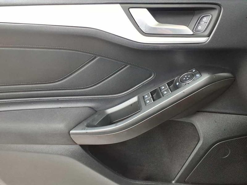 Gebraucht Ford Focus Cool & Connect 150 PS (110 kW) 2021 Blazer blau Kombi