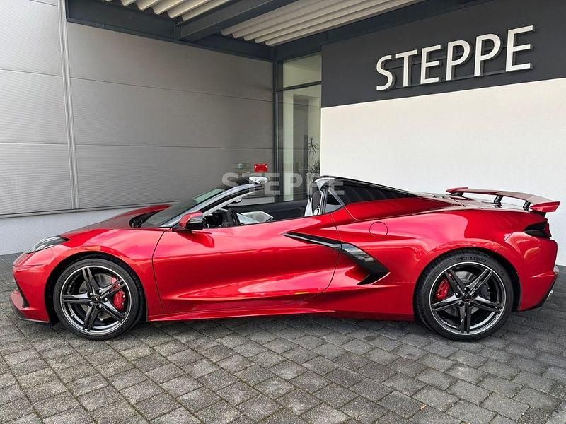 Neu Corvette Stingray 481 PS (353 kW) 2026 Rot Cabrio
