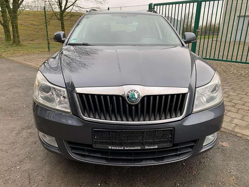 Gebraucht Skoda Octavia Impuls Edition 105 PS (77 kW) 2011 Kombi