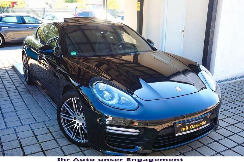Tiefschwarzmetallic Gebraucht 2016 Porsche Panamera Turbo Sport Limousine | 40.800 € (Teuer) - Bild 1/4