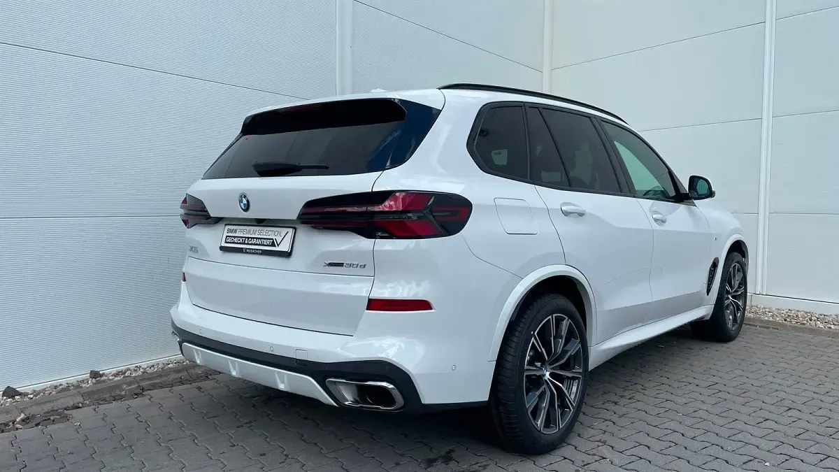 Gebraucht BMW X5 Comfort Edition 286 PS (210 kW) 2025 Alpinweiß uni SUV
