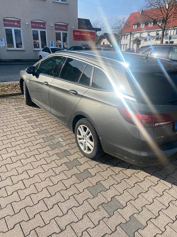 Gebraucht Opel Astra 137 PS (100 kW) 2017 Grau Kombi