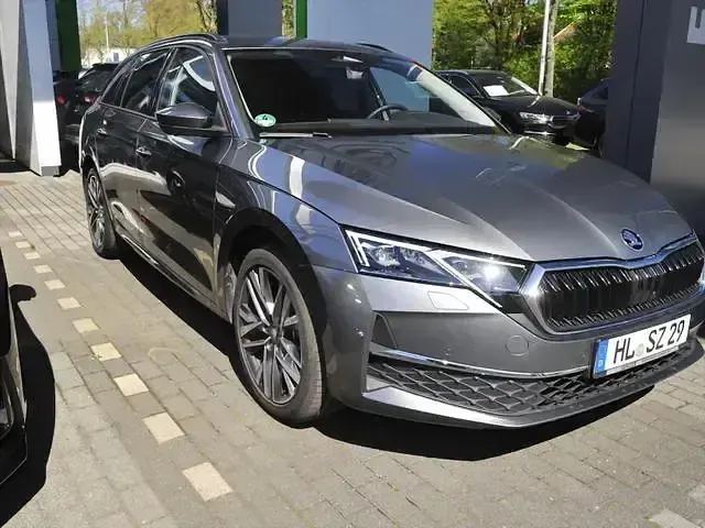 Gebraucht Skoda Octavia 150 PS (110 kW) 2026 Grau Kombi