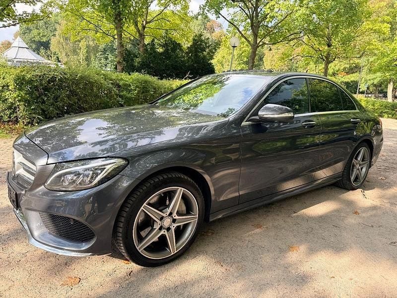 Grau Gebraucht 2015 Mercedes C250 AMG line Limousine | 19.800 € (Fairer Preis) - Bild 1/4