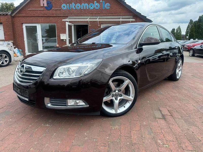Braun Gebraucht 2012 Opel Insignia Innovation Limousine | 6.900 € (Etwas zu teuer) - Bild 1/4