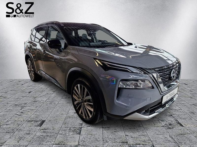Grau Neu 2026 Nissan X-Trail Tekna SUV | 43.980 € - Bild 1/4