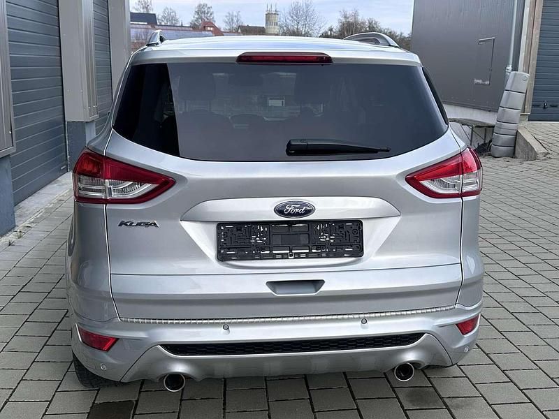 Gebraucht Ford Kuga Individual 179 PS (131 kW) 2015 Silber SUV