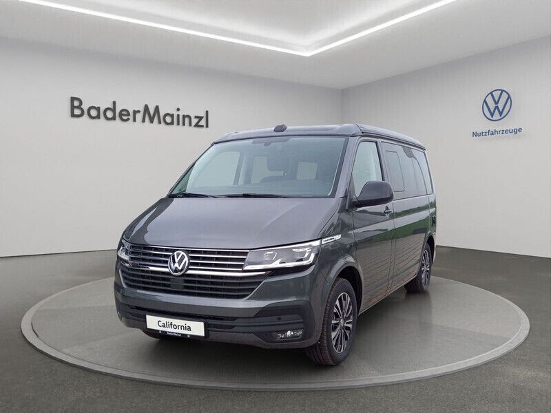 Indiumgrau metallic/dach schwarz (metallic) Gebraucht 2023 VW T6.1 California Van | 72.430 € (Etwas zu teuer) - Bild 1/4