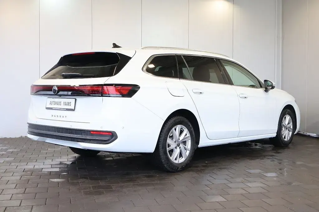 Gebraucht VW Passat Business 150 PS (110 kW) 2024 Weiß Kombi