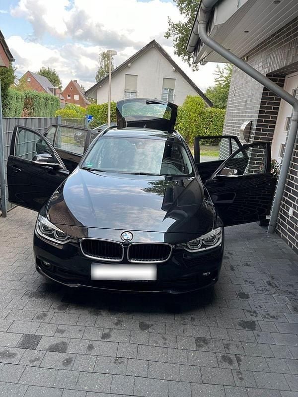 Gebraucht BMW 320 Advantage 190 PS (139 kW) 2019 Schwarz Kombi