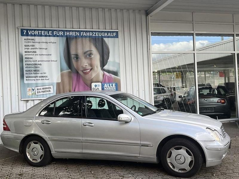 Second-hand Mercedes C200 Elegance 163 CP (119 kW) 2002 Argintiu Berlinǎ