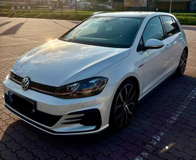 Weiß Gebraucht 2018 VW Golf VII GTI Limousine | 16.800 € (Fairer Preis) - Bild 1/4