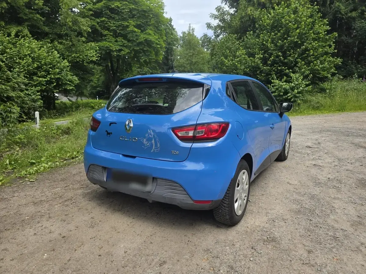 Gebraucht Renault Clio 90 PS (66 kW) 2013 Blau Kleinwagen