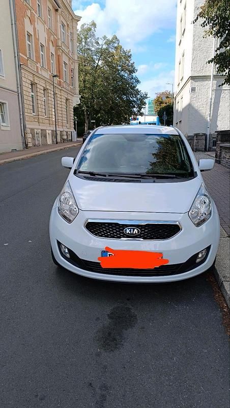 Weiß Gebraucht 2014 Kia Venga 2 Kleinwagen | 7.000 € - Bild 1/4