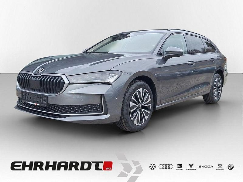 Neu Skoda Superb Selection 150 PS (110 kW) 2026 Grau Kombi