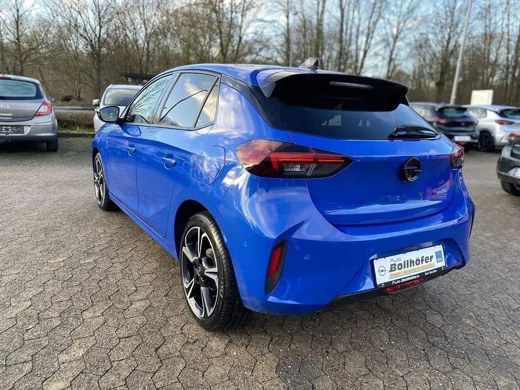 Używany Opel Corsa 75 KM (55 kW) 2025 Niebieski Sedan/Limuzyna