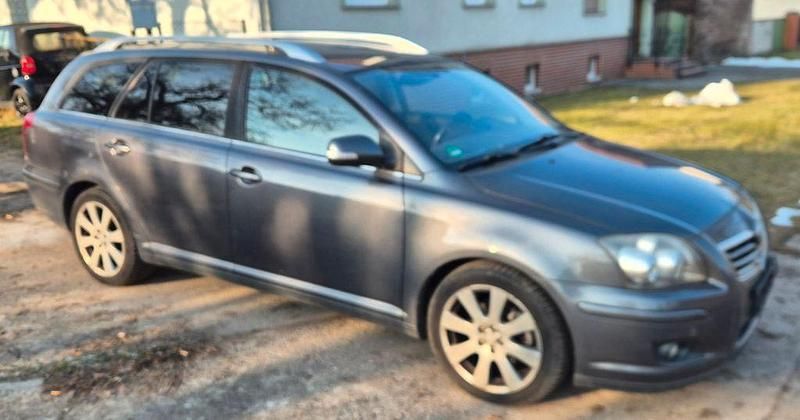 Gebraucht Toyota Avensis Travel 126 PS (92 kW) 2008 Grau Kombi