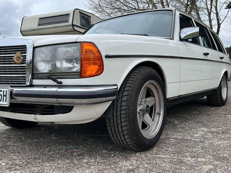 Gebraucht Mercedes 300 125 PS (91 kW) 1985 Weiß Kombi