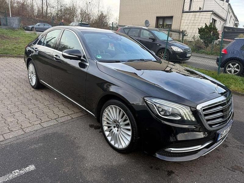 Obsidianschwarz metalliclack Gebraucht 2018 Mercedes S350 Limousine | 23.950 € (Fairer Preis) - Bild 1/4